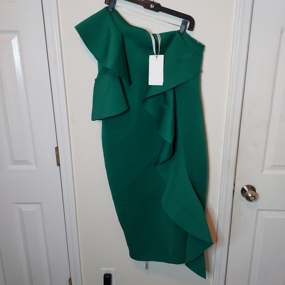 LAVISH Alice plus cold shoulder dress - Picture 7 of 9